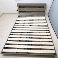 ホテルスタイル ローベッド セミダブル LED照明＆棚付き グレージュ ホテルスタイル ローベッド LED照明＆棚付き『CONCASA コンカーサ