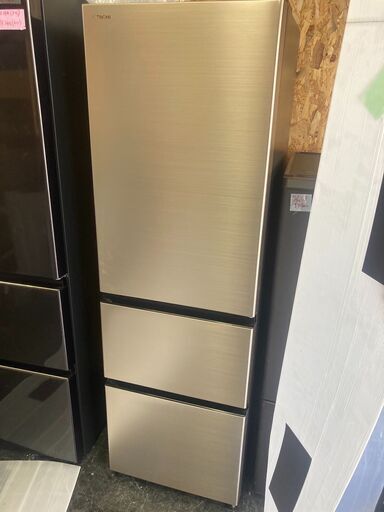 ☆中古￥43,800！HITACHI　315㍑3ドア冷蔵庫　家電　2023年製　R-V32SV(N)型　幅54㎝ｘ奥行66㎝ｘ高さ174㎝　【BH117】