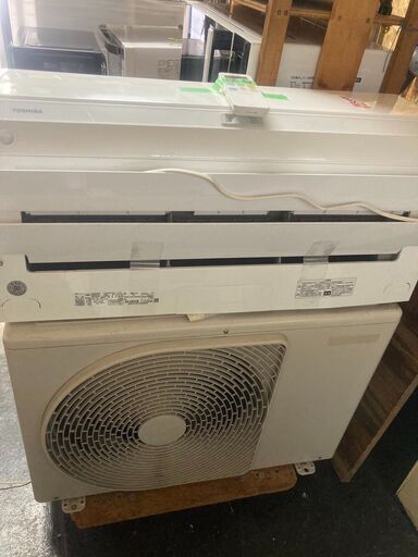 ☆中古￥48,800！TOSHIBA　12畳用2.8kwルームエアコン　家電　2021年製　RAS-G281R(W)型　【BH121】