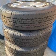 ハイエース純正タイヤ&スチールホイール