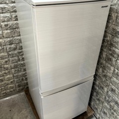 大阪送料無料★3か月保障付き★冷蔵庫★2020年★シャープ★137L★SJ-D14F-W★R-379