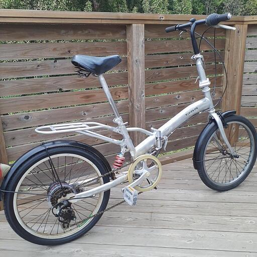 タイヤサイズ20×1.75 折りたたみ自転車 後タイヤ新品 ６段ギヤ付き 強くペダルを踏みこむと小さなコツ音あり