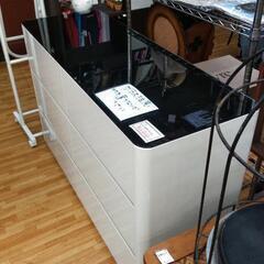 ニトリ　ガラス天板チェスト