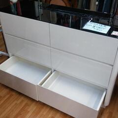 ニトリ　ガラス天板チェスト