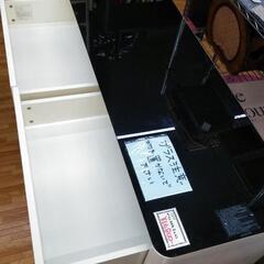 ニトリ　ガラス天板チェスト