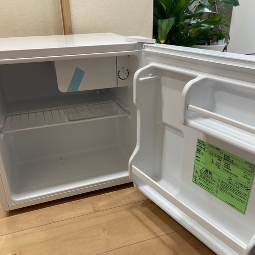 COMFEE' 冷蔵庫 45L 右開き ホワイト RCD45WH/E コンパクト