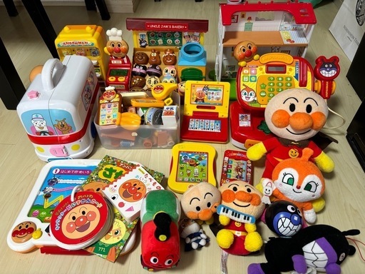 アンパンマン  おもちゃ　レジ　パン屋さん　救急車　ぬいぐるみ
