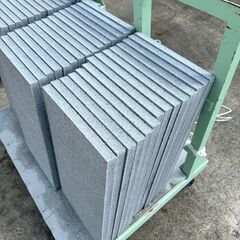 土日引き取り対応可　天然御影石　ザラザラ　300×600　42枚　約7.6㎡分　DIYでお庭やお部屋を豪華に♪ 土日引き取り対応可 天然御影石 ザラザラ 300×600 42枚 約7.6㎡分 DIY