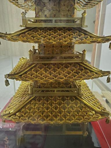 5円玉で作った五重塔 5円玉で作られた五重塔買取。