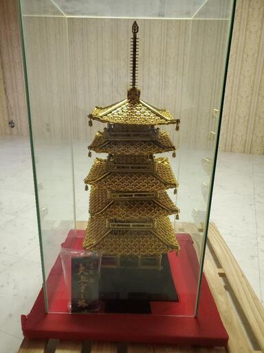 5円玉で作った五重塔