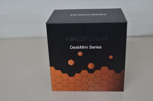 中古良品 DESK MINI FoRum UM700 /Win11/AMD Ryzen7 3750H/爆速SSD256GB/メモリ16GB/無線内蔵/デスクトップPC