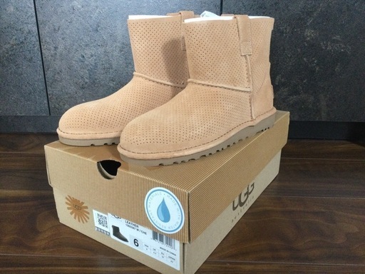 UGGウォータープルーフブーツ