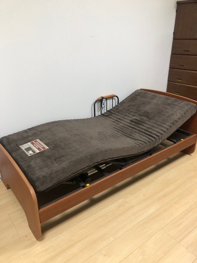 中古の電動シングルベッドです