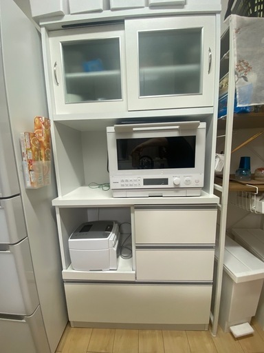 カップボード、食器棚