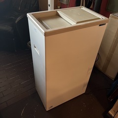 ★サンデン冷凍ストッカー　PF-057XF