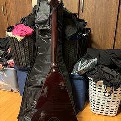 GIBSON FLYING V ハードケースPENICILLINサイン付き
