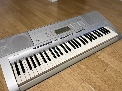 電子ピアノ　CASIO 　CTK-4000
