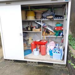 物置、幅220奥行140高さ210位