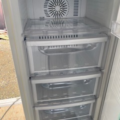 良品‼️ファン方式‼️三菱冷凍庫121L2008年