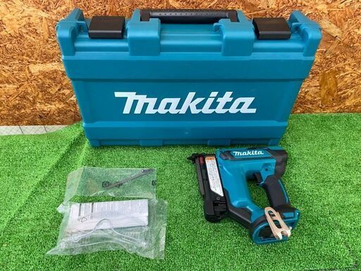 542 充電式ピンタッカ makita マキタ PT352DZK 本体のみ・ケース 14.4V 中古品