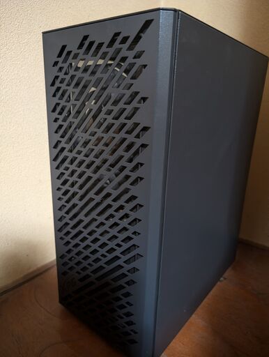 デスクトップパソコン、RTX4070SUPER載ってます。