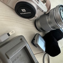 OLYMPUS ミラーレスカメラ