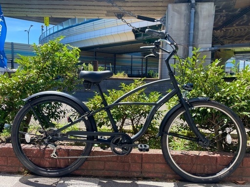 新車人気のビーチクルーザー✨　26インチ　140㎝～　SHIMANO/外装6段変速　LEDオートライト　砲弾ライト　マットブラック　点検調整永久無料☆　西宮市