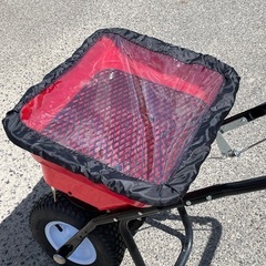 数回使用　　手押し式マルチ散布機