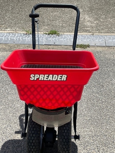 数回使用　　手押し式マルチ散布機