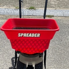 数回使用　　手押し式マルチ散布機