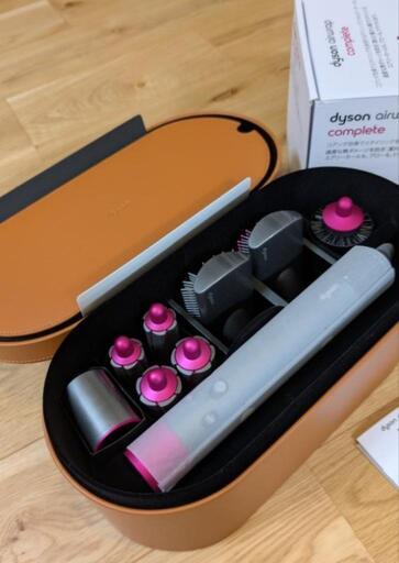 [先着順・美品 2024年購入] Dyson Airwrap™ Complete ニッケル／フューシャ 耐熱ポーチ付き (HS01 COMP FNF SP)