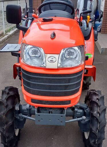 クボタ　小型トラクター　県内　配送可能　県外　引き取り限定