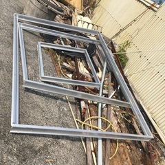 アルミサッシ枠　窓