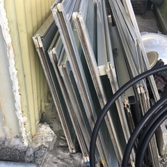 アルミサッシ枠　窓