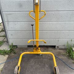 ドラムトラック　油圧式ドラム缶運搬機