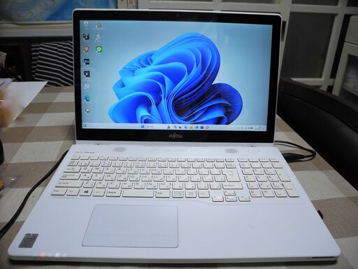 値下げしました！高速i7CPU　高精細タッチパネル８GBメモリ 大容量1000GB/HDD ソフト多数　（返品可）