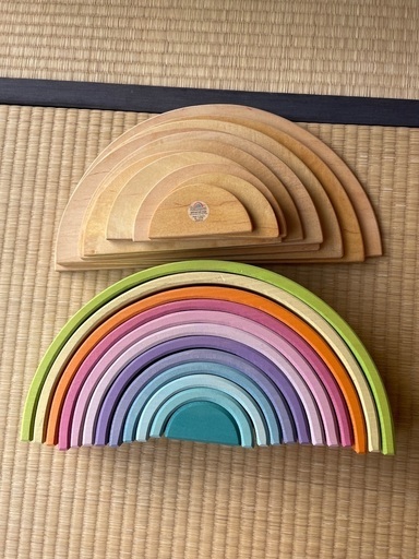 GRIMM'S グリムス 半円盤　グリムGRIMM'S 玩具 おもちゃ 知育玩具 積み木 12pcs インテリア 見立て遊び 虹 レインボー 高さ18×幅38×奥行7cm 虹色トンネル