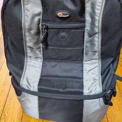 Lowepro カメラバッグ