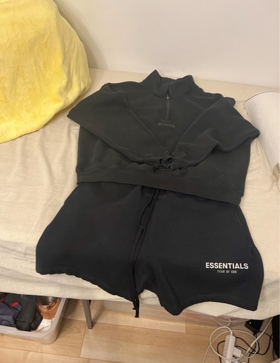 エッセンシャルズ　上下セットアップ　ブラック　希少　美品