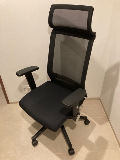 【新品価格34,500円】オフィスチェア　ハイバック　ハンガー付き　コイズミ