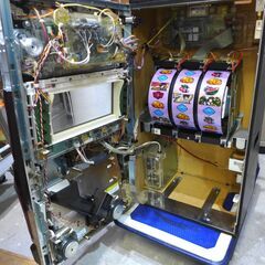 パチスロコイン不要機 コードギアス 反逆のルルーシュ　オマケ付き【モノ市場東海店】159