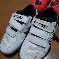 バドミントン　ラケット　シューズ　YONEX