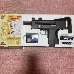 《最終値下げです》電動ガンBOYs セミ.フルオート切替　M4A1とFULLAUTO MAC11 フルオート電動ブローバックとBB弾ビッグボトル新品✨です。