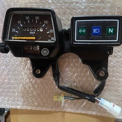 ヤマハ TW200 スピードメーター＆パイロットボックス ブラケット付