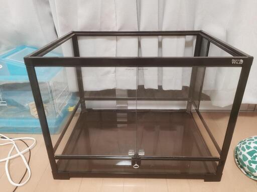 爬虫類ケージ