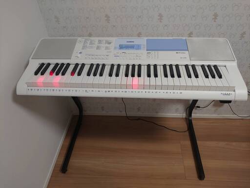 【お引取り完了】電子キーボード CASIO LK-515 光ナビゲーション（スタンドはオマケします！）