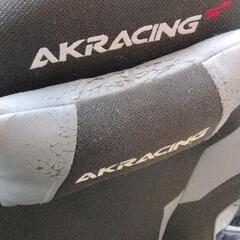 0901-232 AKRacing ゲーミングチェア ※ヒビ割れ多数