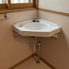 2階トイレの手洗い場（コーナータイプ）イナ　ina