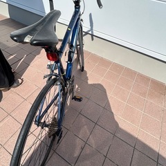 ロードバイク。パンク修理済み。軽量なため走りやすいです。