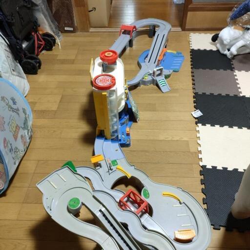 おまけあり!　トミカワールド　にぎやかドライブ　やまみちドライブ　トミカビル